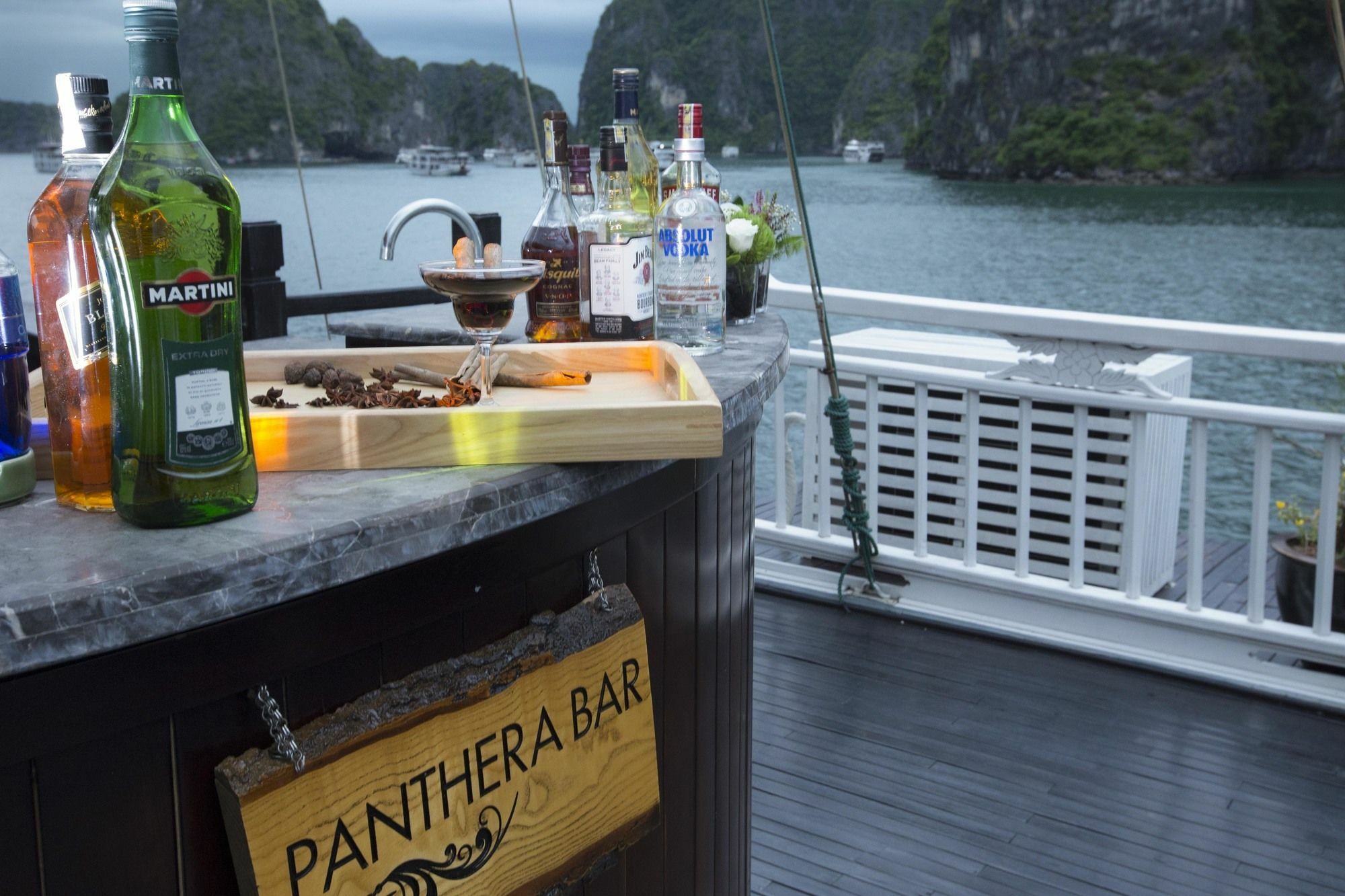 Hera Boutique Cruise Ha Long Bay Εξωτερικό φωτογραφία